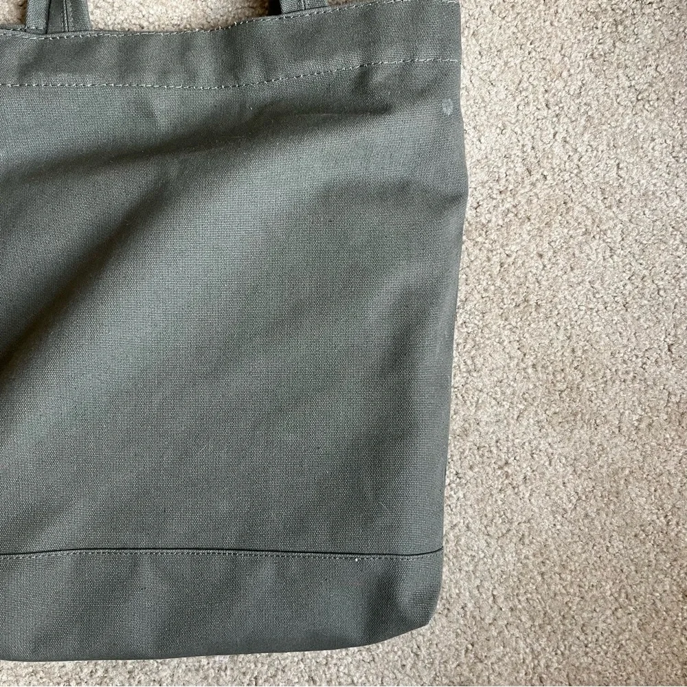 Monocle Magazine Canvas Tote Bag + Summer Edition Magazine Konfekt | Olive Green